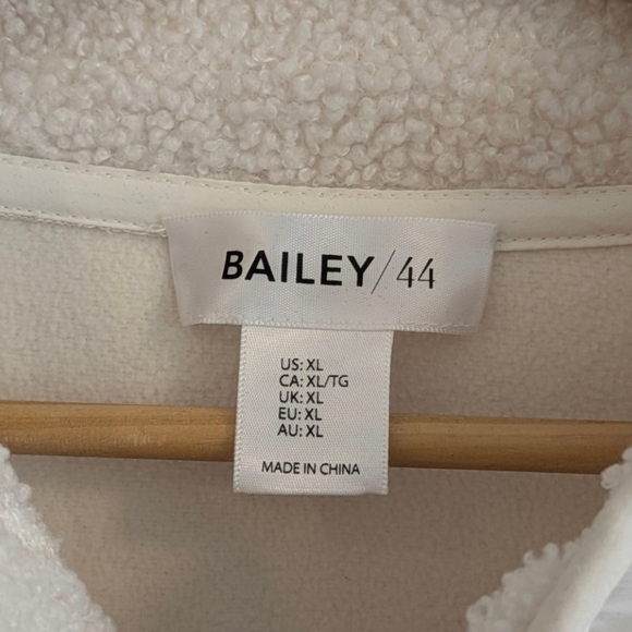 Bailey 44 Cream Crew Neck Sweater with Fuzzy Texture - Picture 4 of 9
